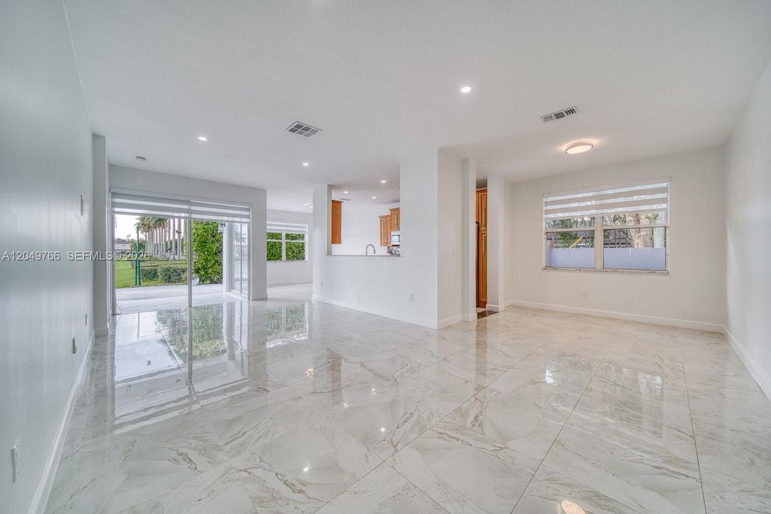 For Rent: $4,500 (4 beds, 2 baths, 1825 Square Feet)