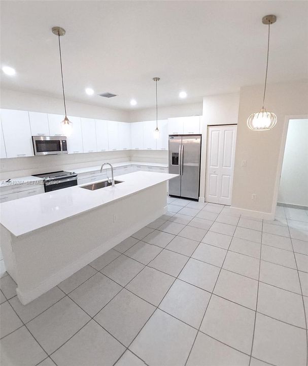For Rent: $3,850 (3 beds, 2 baths, 1610 Square Feet)