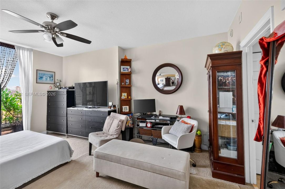 En Venta: $389,000 (1 camas, 1 baños, 800 Pies cuadrados)