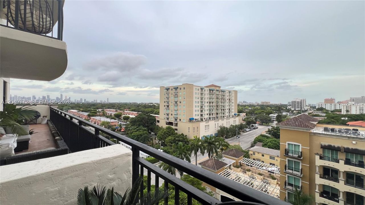 For Sale: $389,000 (1 beds, 1 baths, 800 Square Feet)