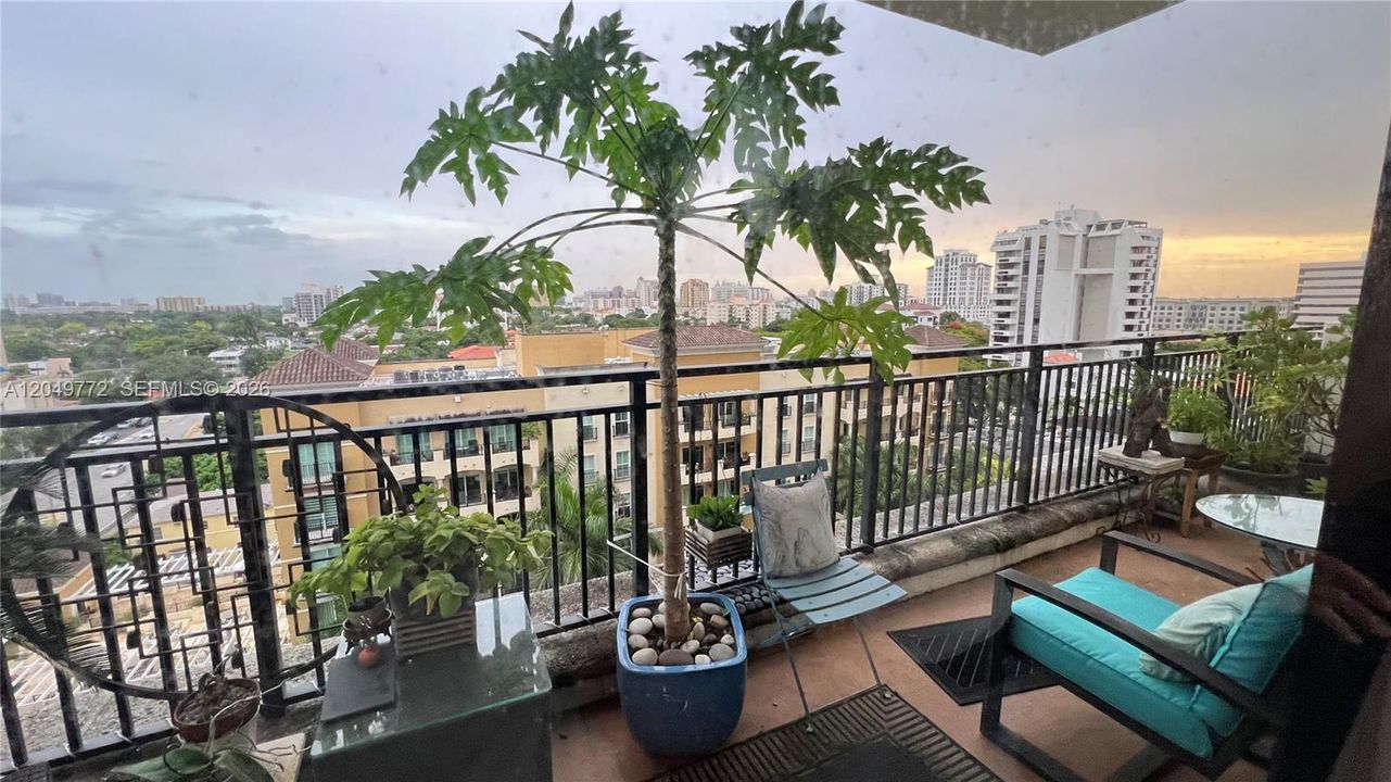 For Sale: $389,000 (1 beds, 1 baths, 800 Square Feet)