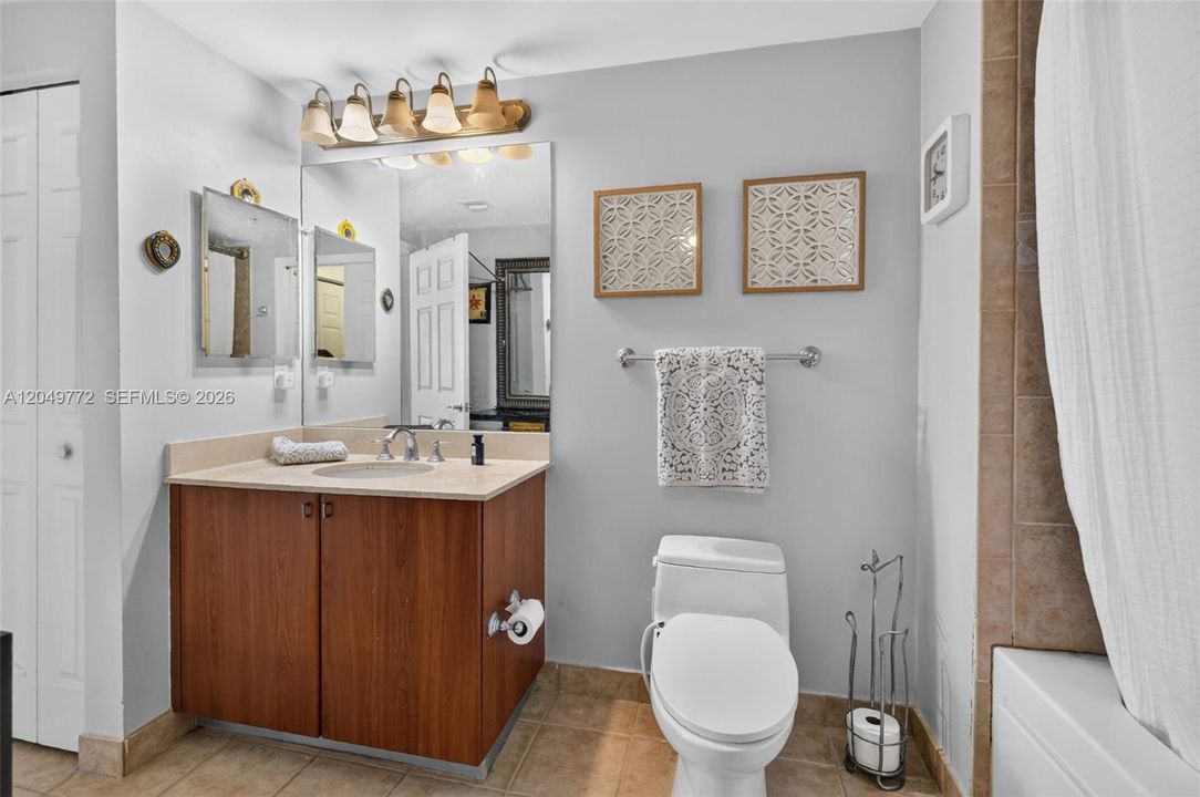 En Venta: $389,000 (1 camas, 1 baños, 800 Pies cuadrados)