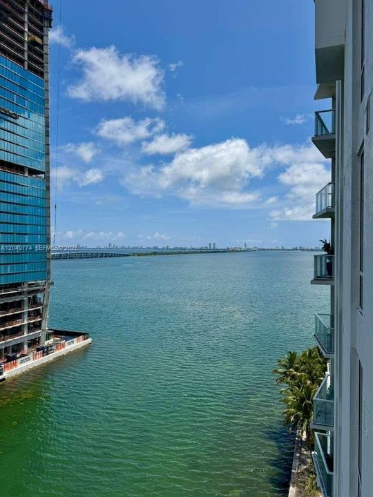 For Sale: $549,000 (1 beds, 1 baths, 791 Square Feet)