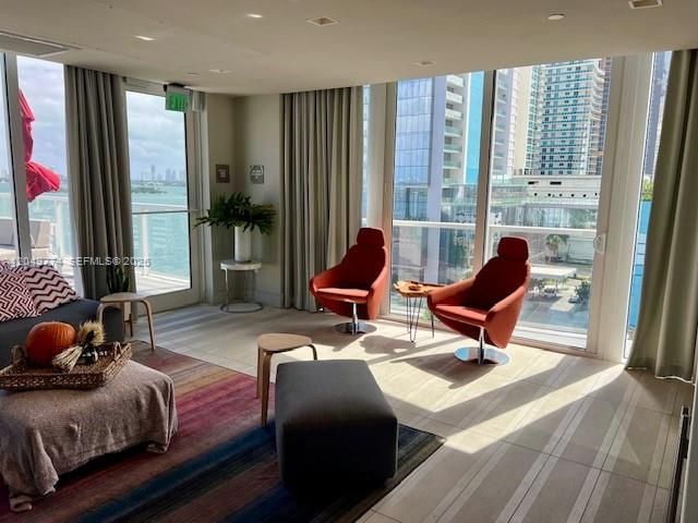 For Sale: $549,000 (1 beds, 1 baths, 791 Square Feet)