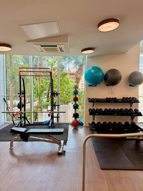 For Sale: $549,000 (1 beds, 1 baths, 791 Square Feet)