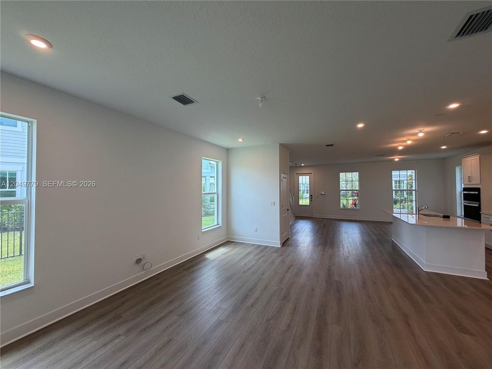 For Rent: $4,800 (4 beds, 3 baths, 2486 Square Feet)