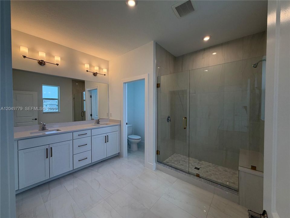 For Rent: $4,800 (4 beds, 3 baths, 2486 Square Feet)