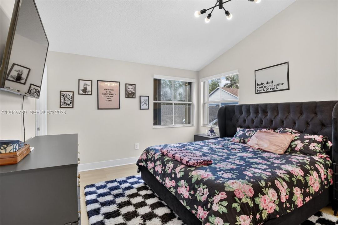 For Sale: $645,000 (5 beds, 3 baths, 2139 Square Feet)