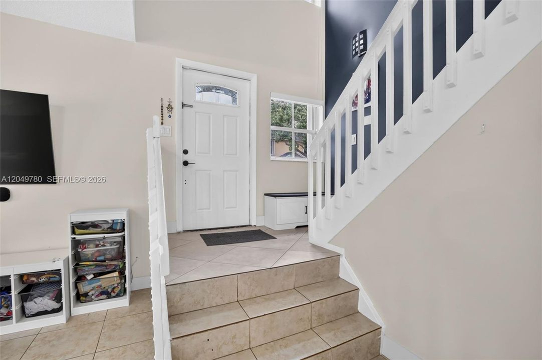 For Sale: $645,000 (5 beds, 3 baths, 2139 Square Feet)
