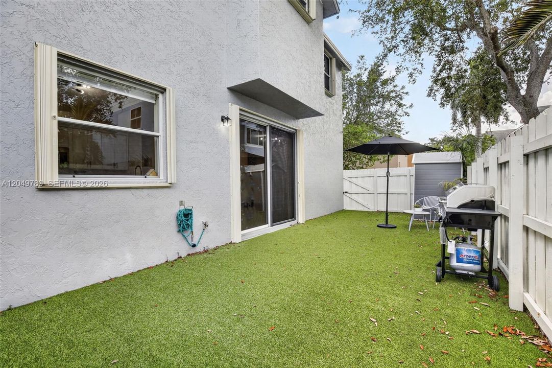 For Sale: $645,000 (5 beds, 3 baths, 2139 Square Feet)