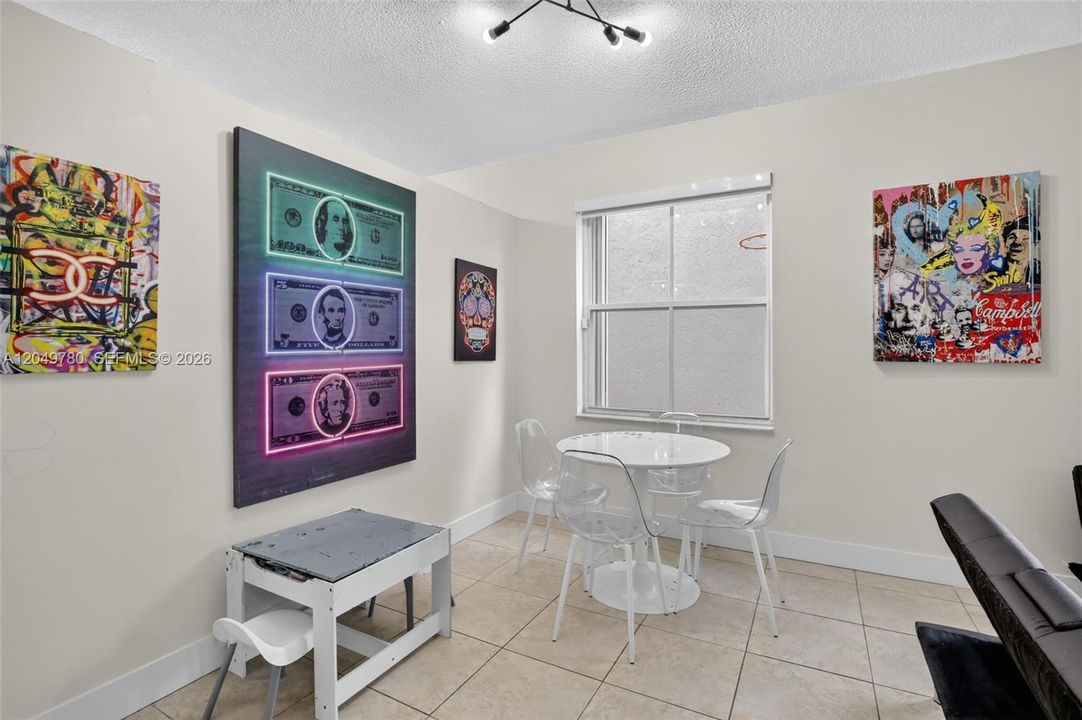 For Sale: $645,000 (5 beds, 3 baths, 2139 Square Feet)