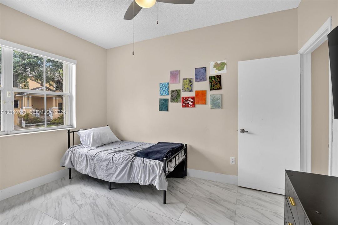 For Sale: $645,000 (5 beds, 3 baths, 2139 Square Feet)