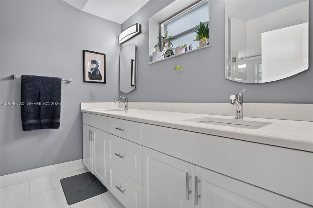 For Sale: $645,000 (5 beds, 3 baths, 2139 Square Feet)