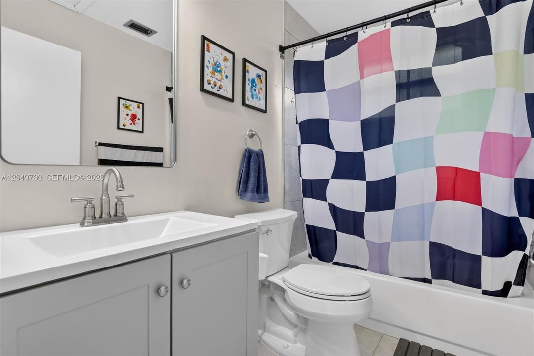 For Sale: $645,000 (5 beds, 3 baths, 2139 Square Feet)