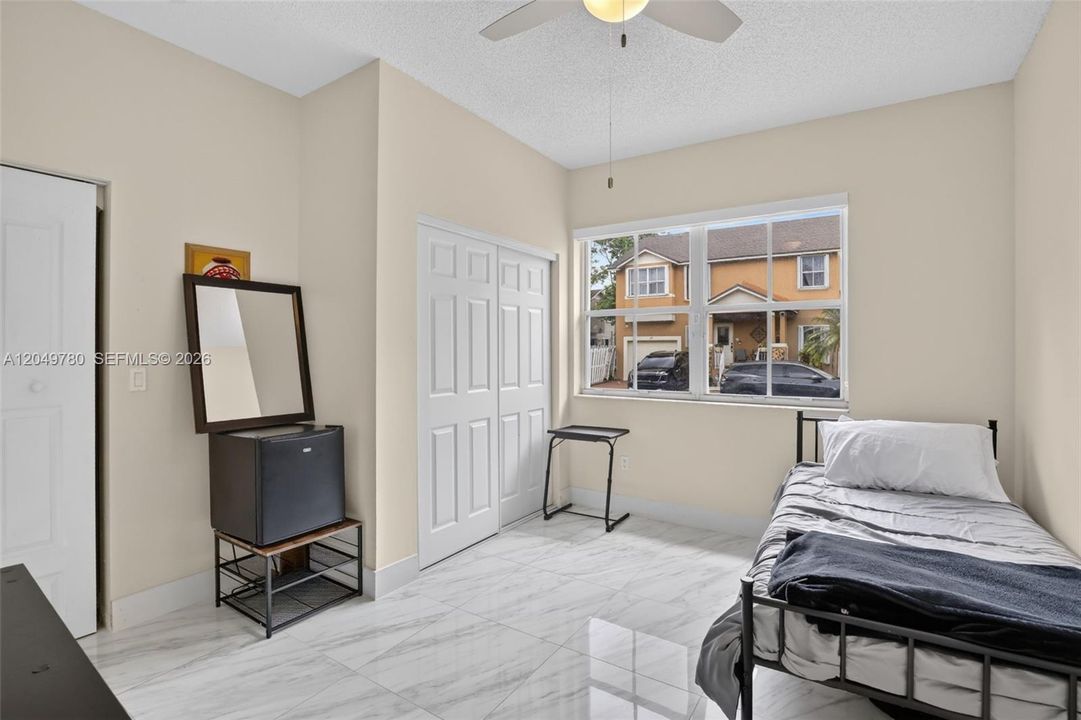 For Sale: $645,000 (5 beds, 3 baths, 2139 Square Feet)