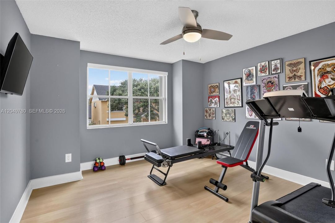 For Sale: $645,000 (5 beds, 3 baths, 2139 Square Feet)