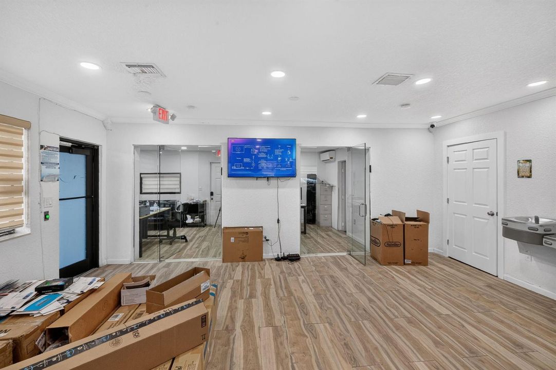 16811 NE 6th - 00008