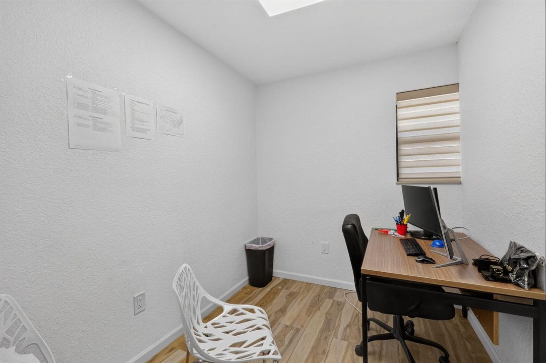 16811 NE 6th - 00021