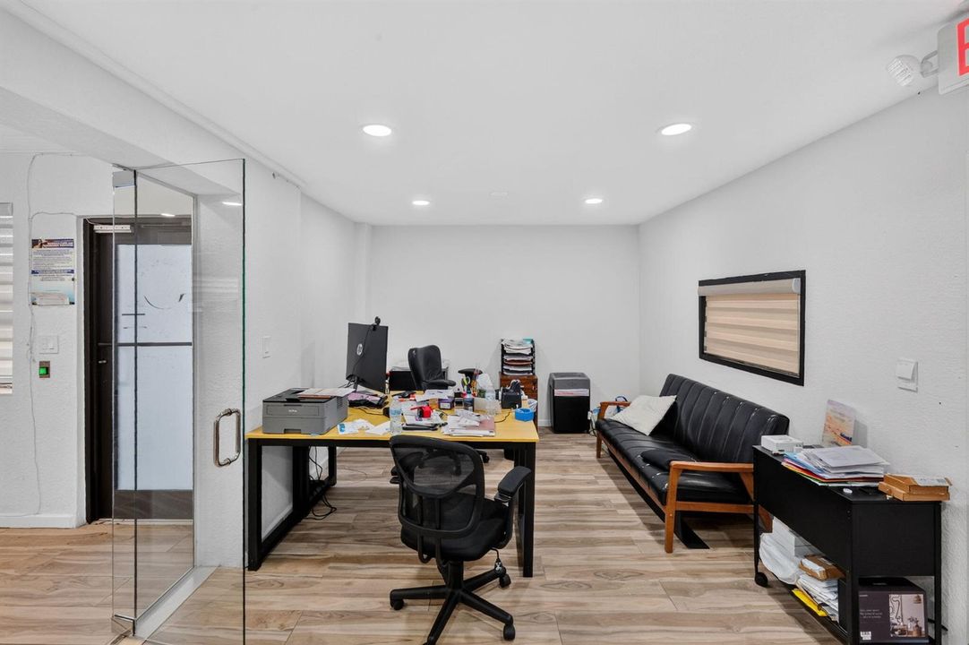 16811 NE 6th - 00010