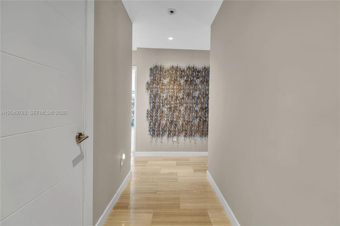 En Venta: $1,150,000 (3 camas, 3 baños, 1669 Pies cuadrados)
