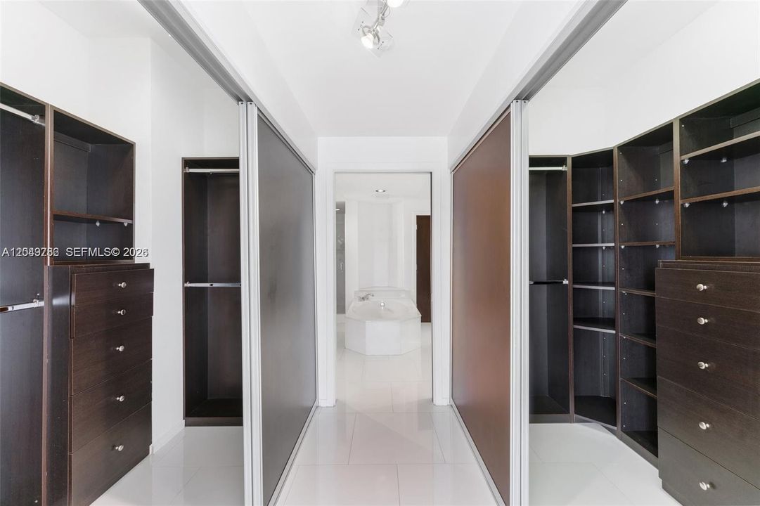 En Renta: $4,000 (3 camas, 2 baños, 2490 Pies cuadrados)