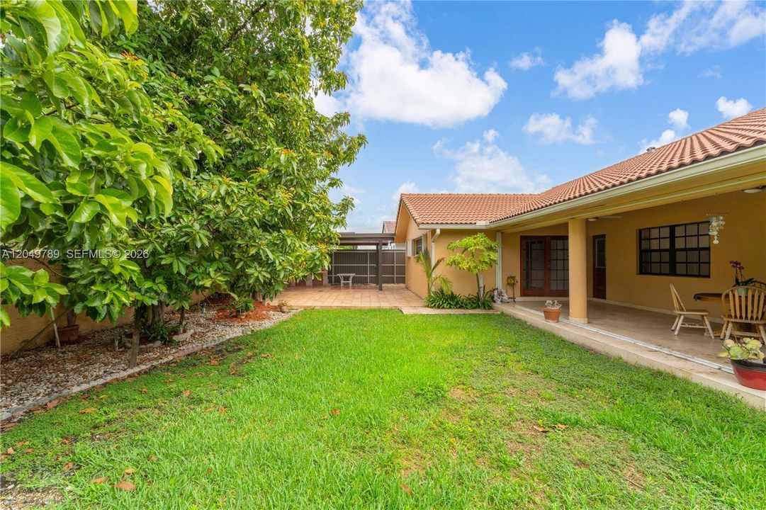 For Sale: $1,090,000 (4 beds, 2 baths, 2224 Square Feet)