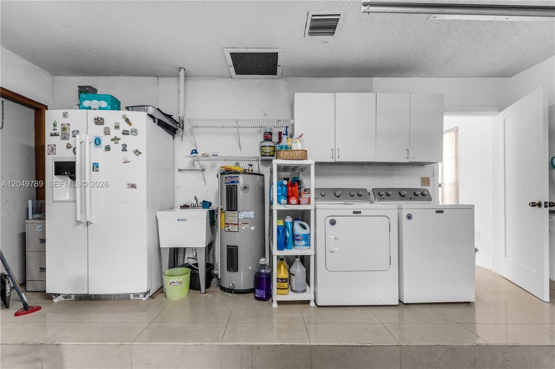 For Sale: $1,090,000 (4 beds, 2 baths, 2224 Square Feet)