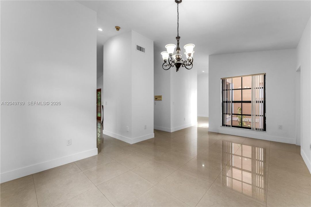For Sale: $1,090,000 (4 beds, 2 baths, 2224 Square Feet)