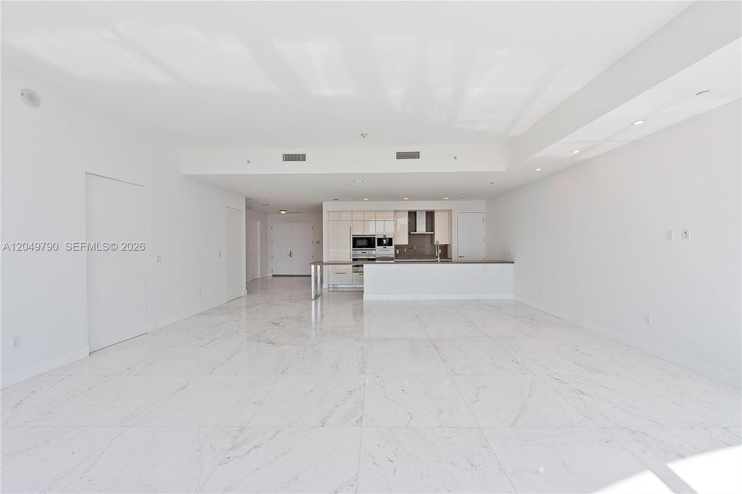 For Rent: $15,000 (2 beds, 3 baths, 2070 Square Feet)