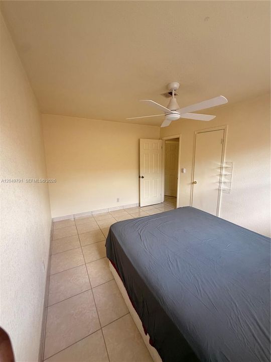 For Rent: $1,900 (2 beds, 1 baths, 915 Square Feet)