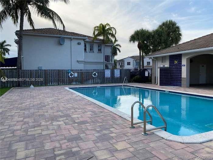 For Rent: $3,500 (3 beds, 2 baths, 1743 Square Feet)