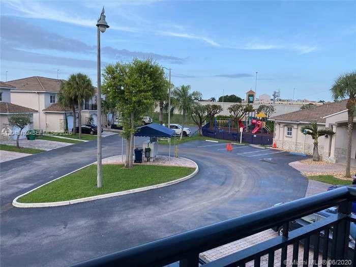 For Rent: $3,500 (3 beds, 2 baths, 1743 Square Feet)