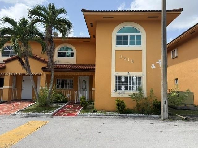 For Rent: $3,000 (3 beds, 2 baths, 1150 Square Feet)