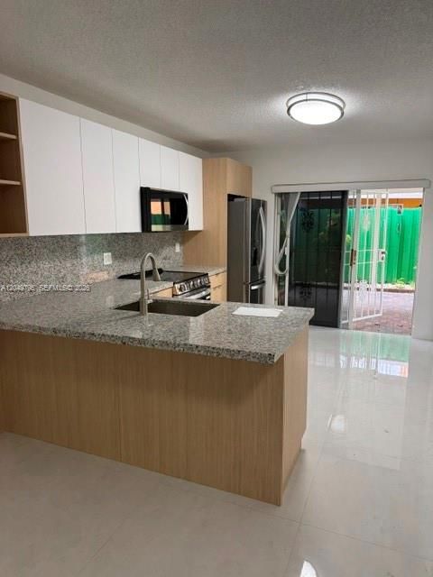 For Rent: $3,000 (3 beds, 2 baths, 1150 Square Feet)