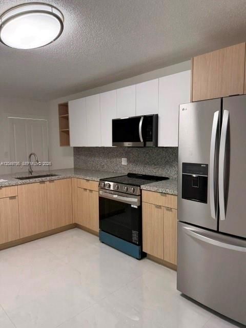 For Rent: $3,000 (3 beds, 2 baths, 1150 Square Feet)