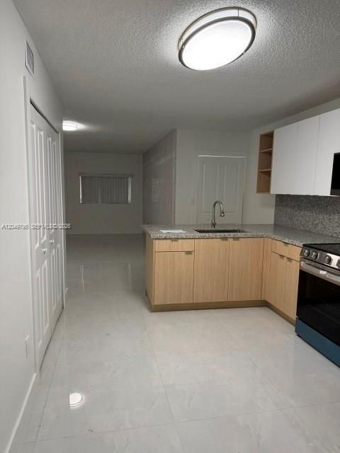 For Rent: $3,000 (3 beds, 2 baths, 1150 Square Feet)