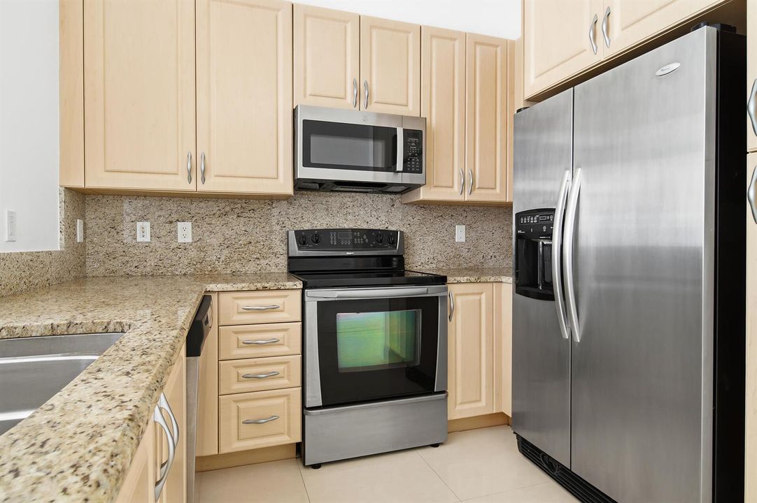 701-S-OLIVE-AVENUE-UNIT-304-33401-007