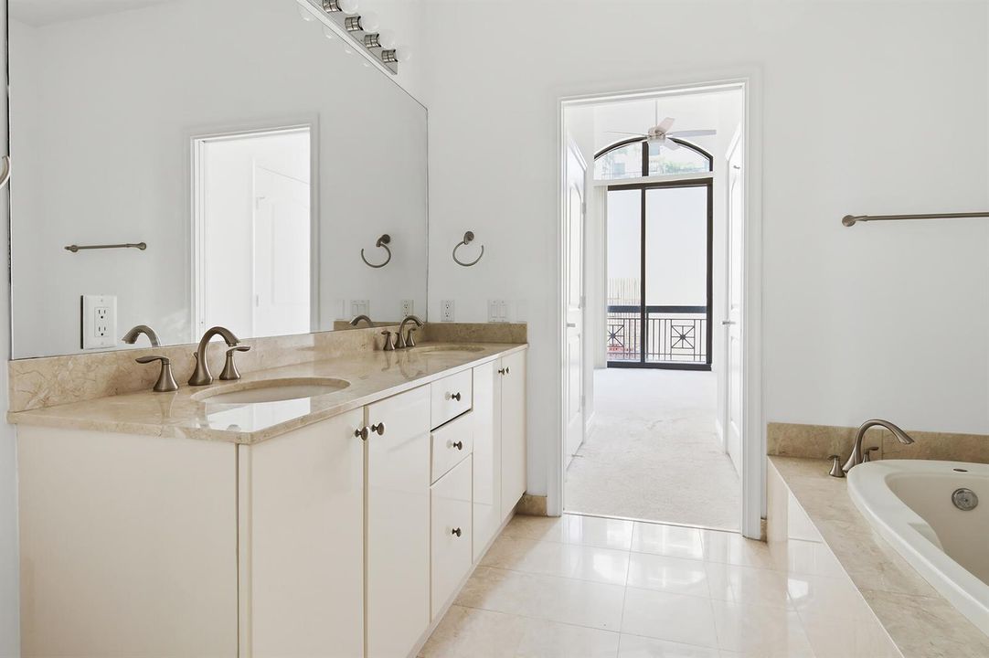 701-S-OLIVE-AVENUE-UNIT-304-33401-019