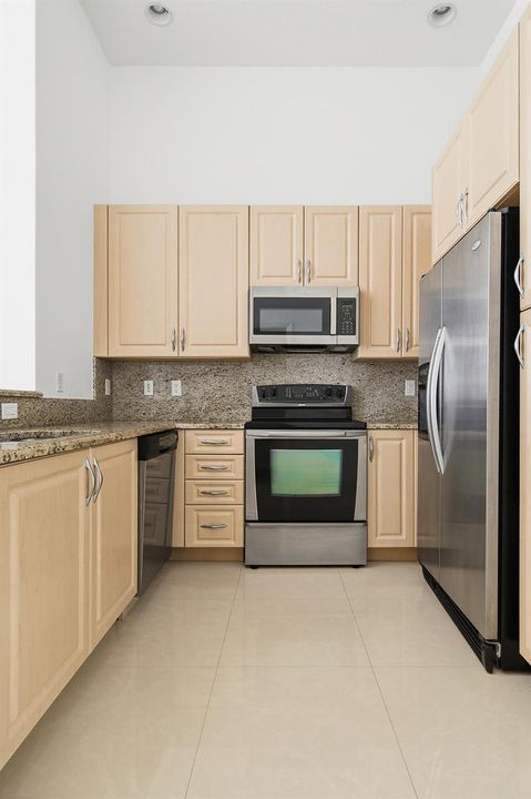 701-S-OLIVE-AVENUE-UNIT-304-33401-008