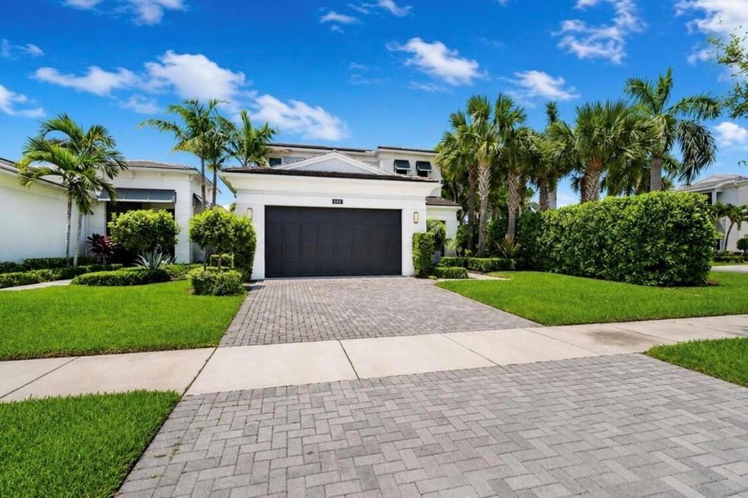 Spacious Driveway