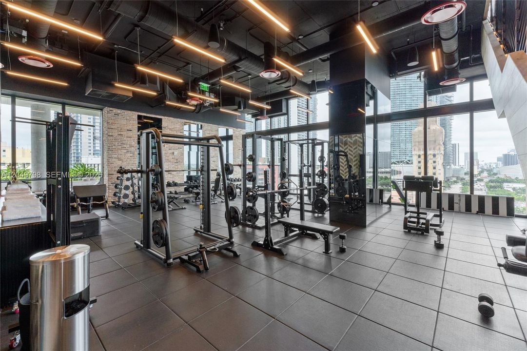For Sale: $1,139,000 (1 beds, 1 baths, 626 Square Feet)