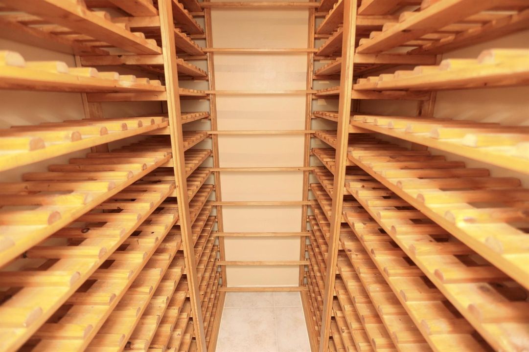 CUSTOM WINE ROOM