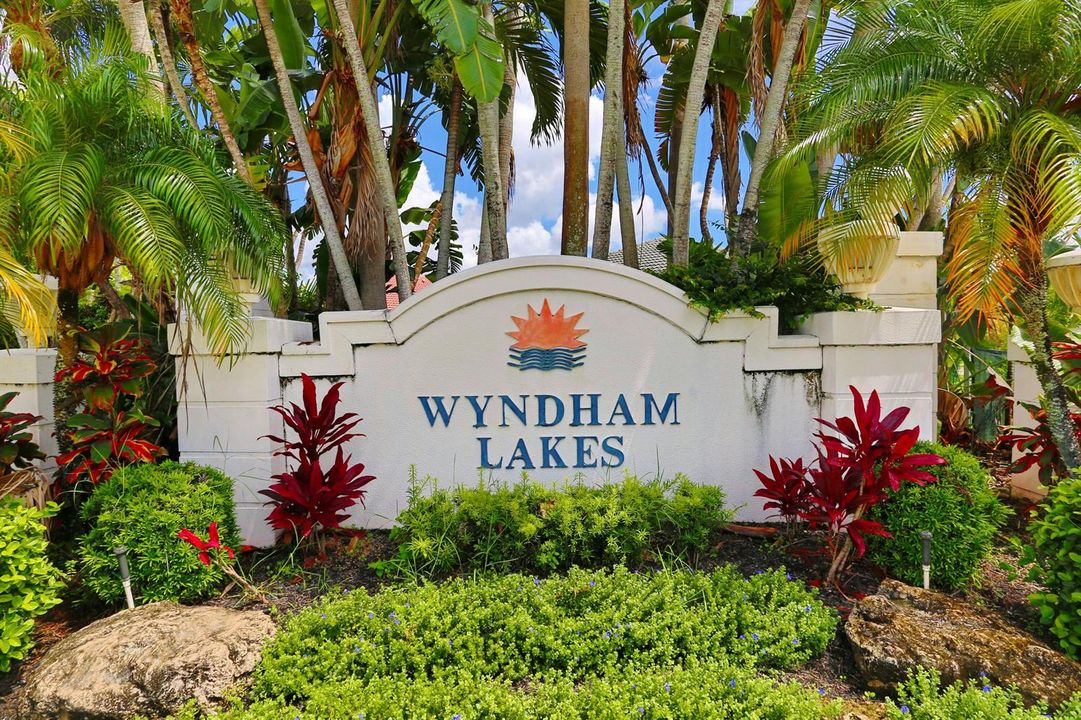 WYNDHAM LAKES