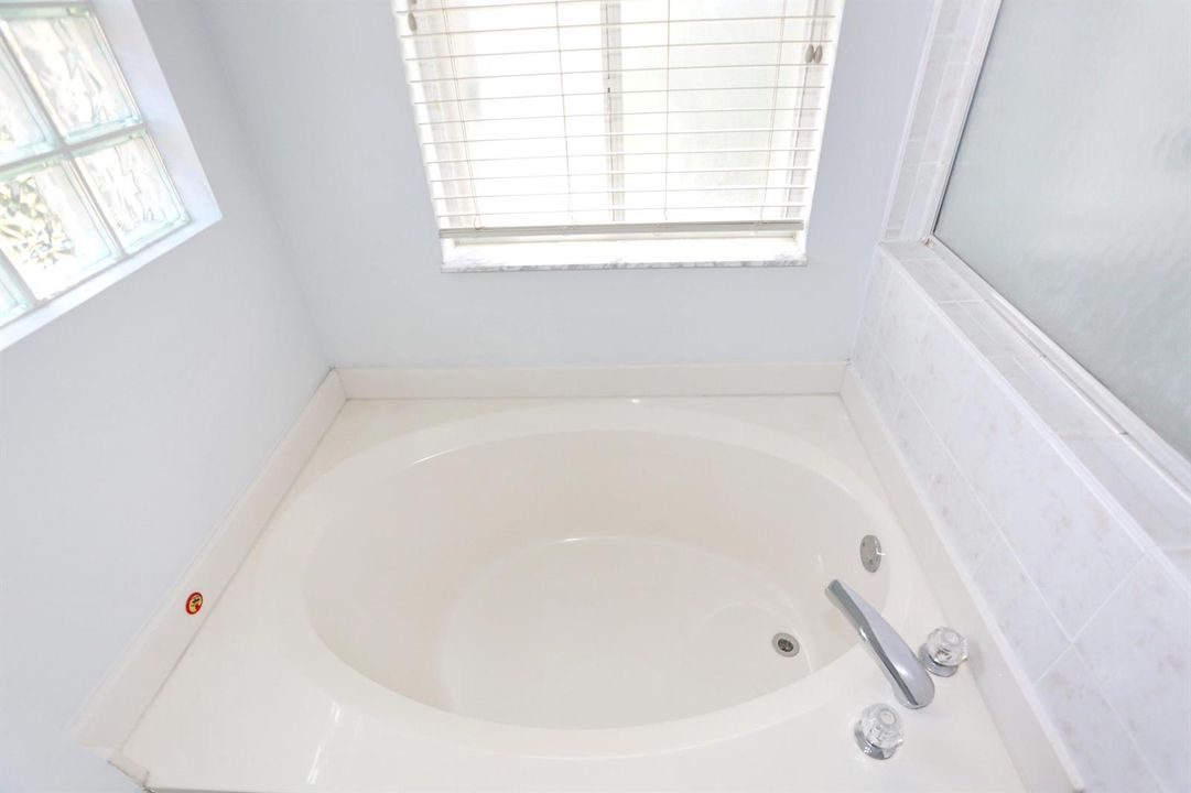 SEPARATE TUB