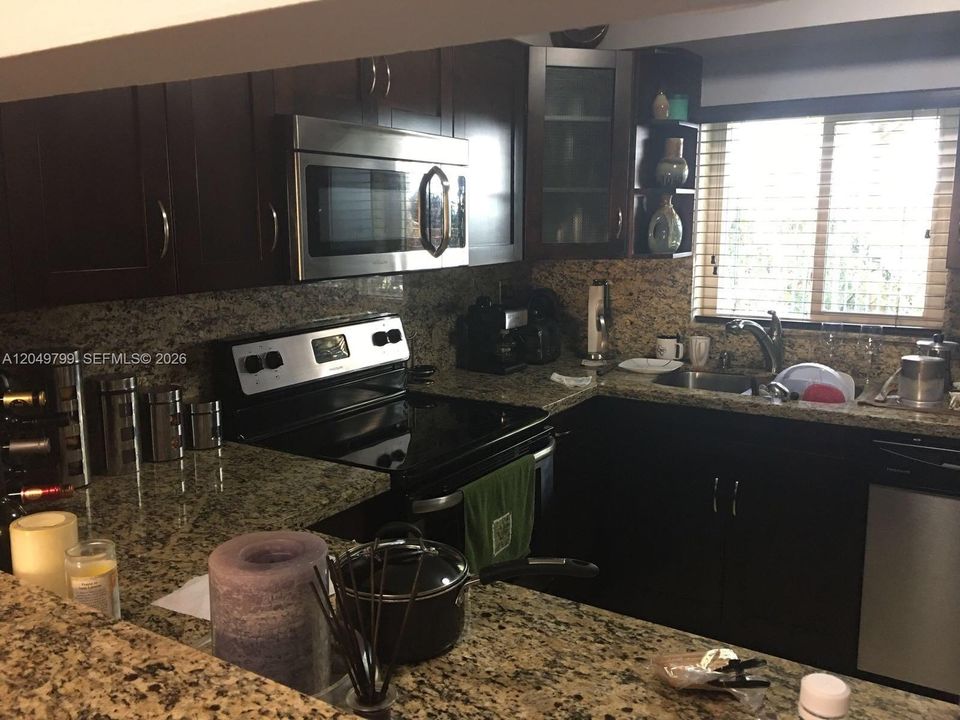 En Renta: $2,350 (2 camas, 2 baños, 944 Pies cuadrados)