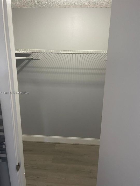 For Rent: $1,600 (1 beds, 1 baths, 1804 Square Feet)