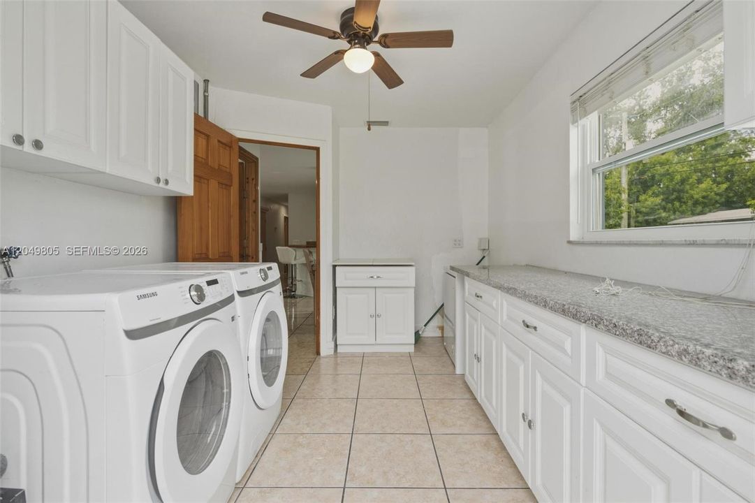 В аренду: $3,950 (4 спален, 3 ванн, 1592 Квадратных фут)
