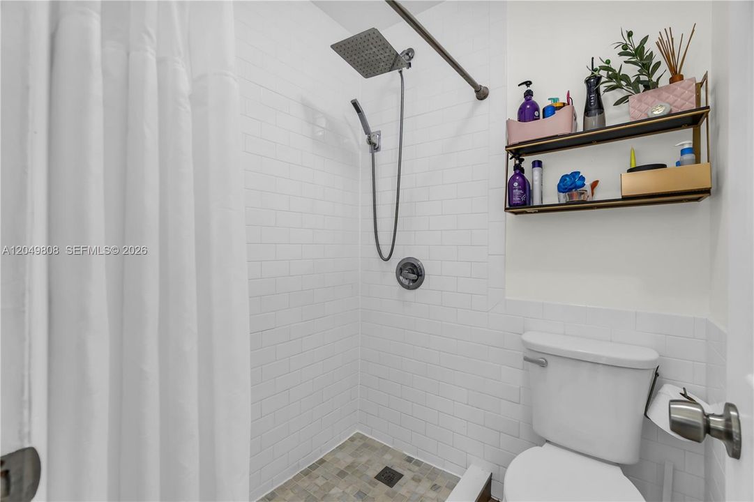 For Sale: $310,000 (2 beds, 2 baths, 1117 Square Feet)