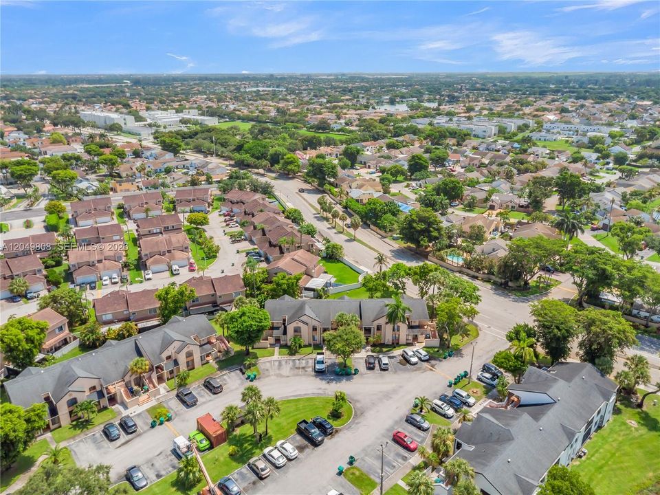 For Sale: $310,000 (2 beds, 2 baths, 1117 Square Feet)