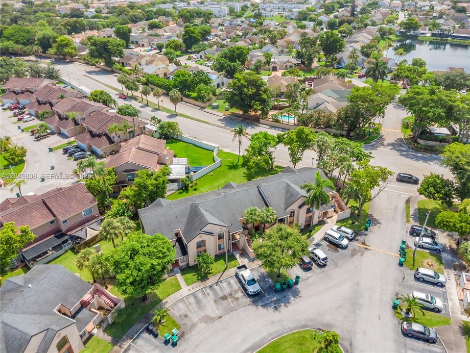 For Sale: $310,000 (2 beds, 2 baths, 1117 Square Feet)